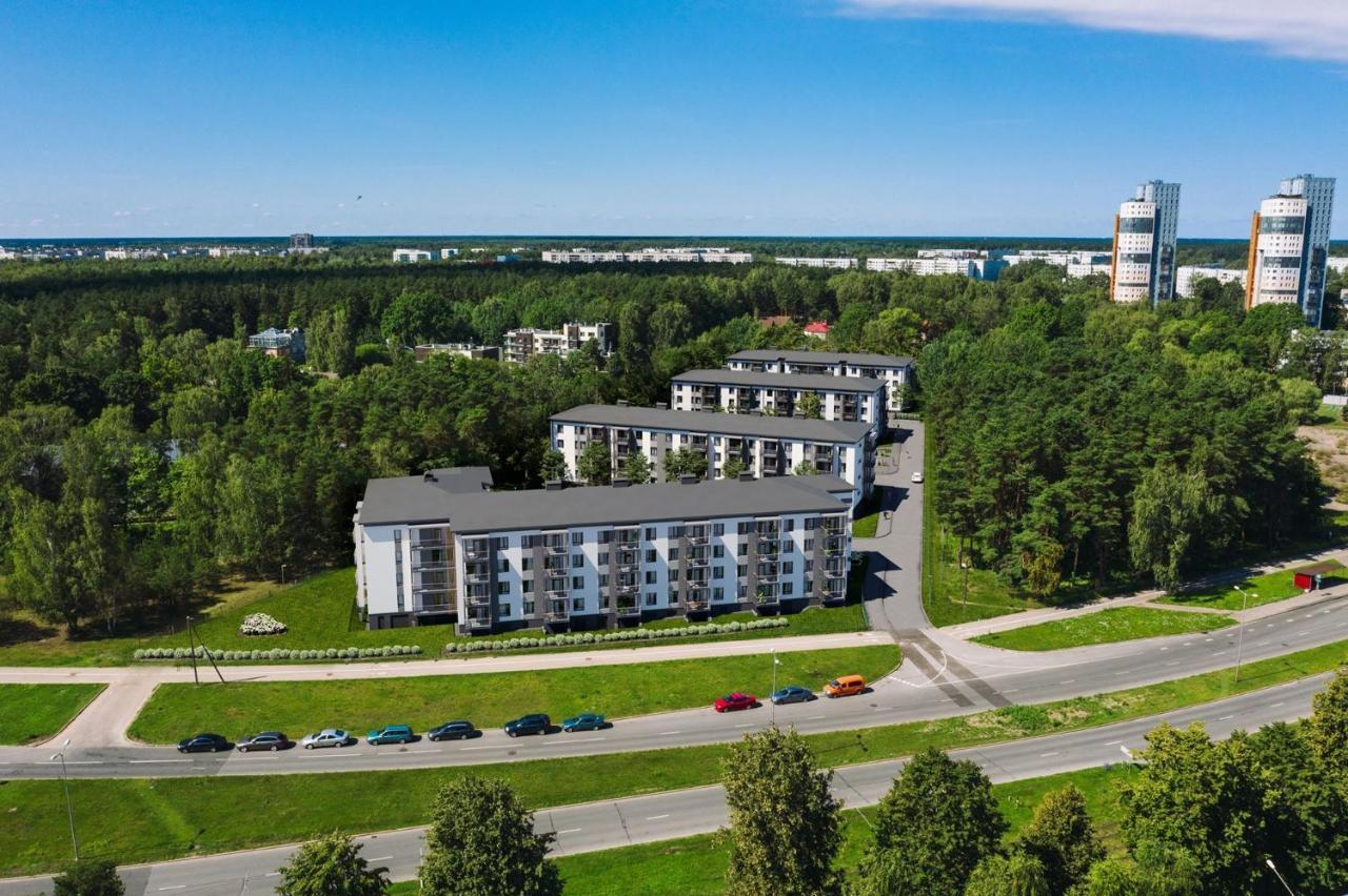 Cozy 2-Bedrooms Apartment In A New Complex Near The Airport And The Center Riga Exteriér fotografie